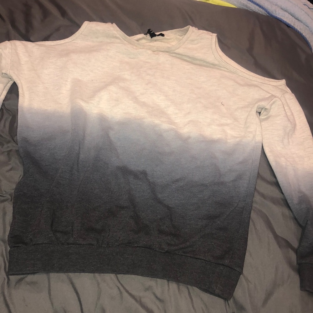 Ombré cut out shoulder sweatshirt